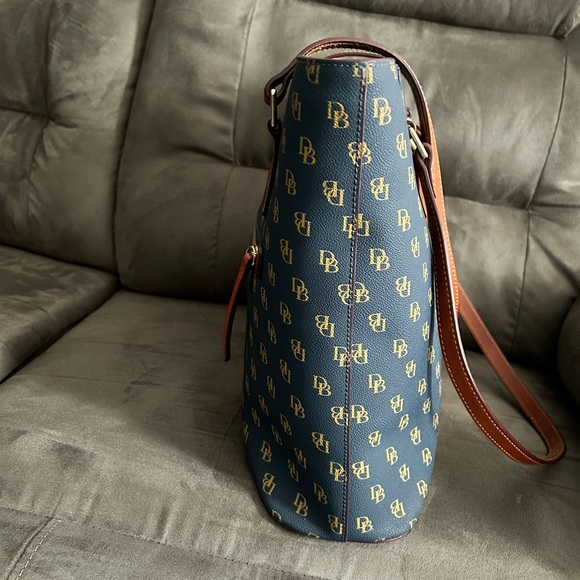 Great condition Dooney and Burke large Gretta shopper - Picture 6 of 9